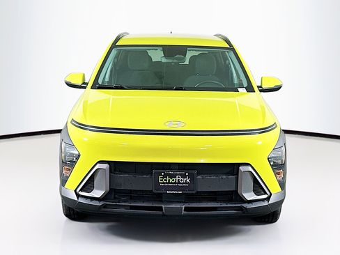 Used 2024 Hyundai Kona SEL image 2