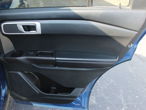 Used 2023 Ford Explorer 4WD image 12