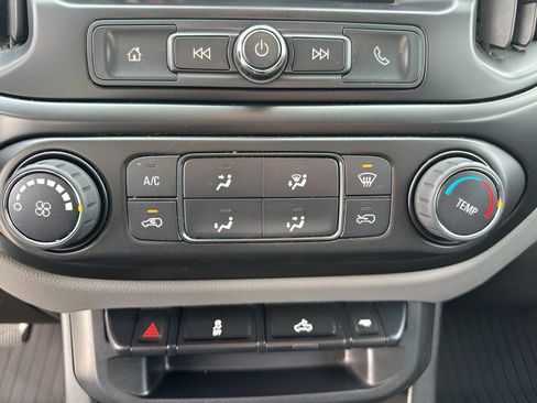 Used 2022 Chevrolet Colorado W/T image 20