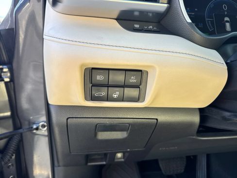 Used 2023 Toyota Highlander Limited AWD/4WD image 14