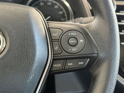 Used 2020 Toyota Camry LE FWD image 29