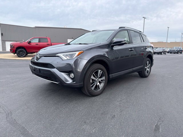 Used 2018 Toyota RAV4 XLE AWD/4WD image 3