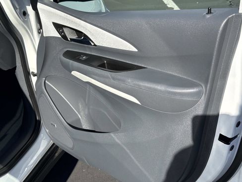 Used 2020 Chevrolet Bolt Premier w/ Infotainment Package image 25