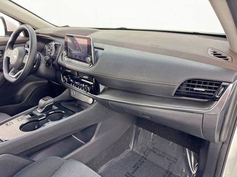 Used 2023 Nissan Rogue SV FWD image 13