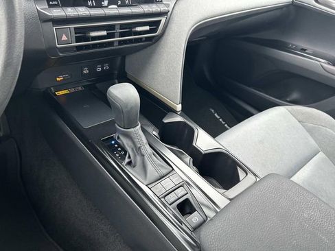 Used 2025 Toyota Camry LE w/ Convenience Package image 22