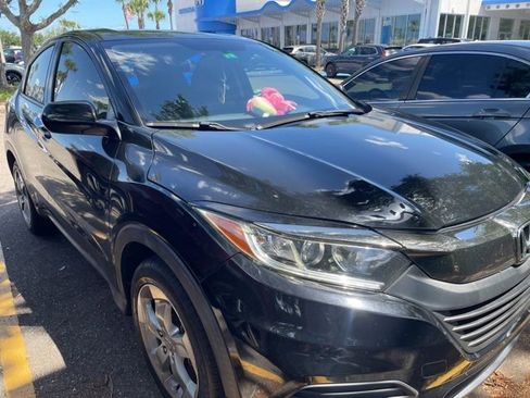 Used 2019 Honda HR-V LX image 2