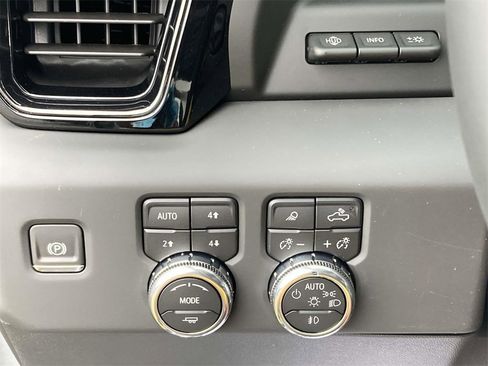 New 2025 GMC Sierra 1500 AT4X image 25