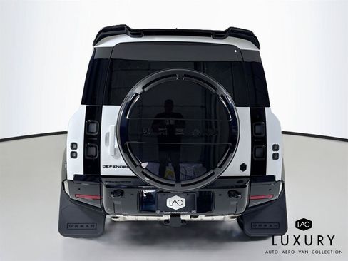 Used 2026 Land Rover Defender 110 X-Dynamic SE AWD/4WD image 7