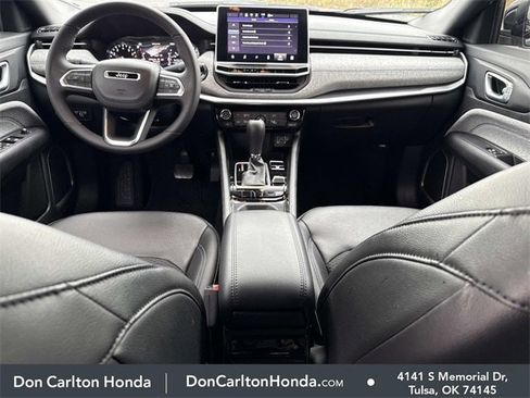 Used 2024 Jeep Compass Latitude image 17