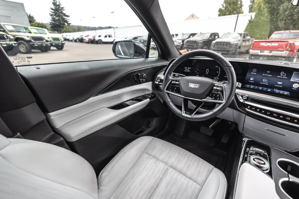 Used 2024 Cadillac Lyriq Sport RWD image 20