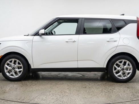 Used 2025 Kia Soul LX w/ LX Technology Package image 5