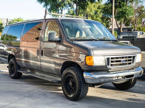 Used 2006 Ford E-350 and Econoline 350 XL RWD image 12