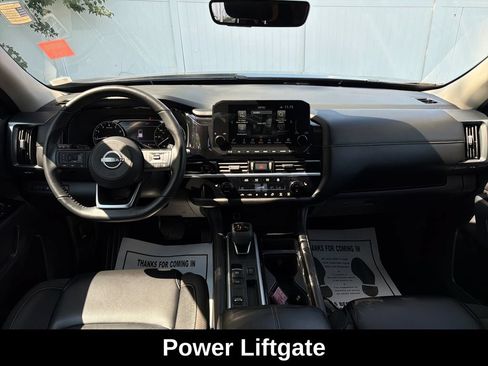 Used 2025 Nissan Pathfinder SL FWD image 15
