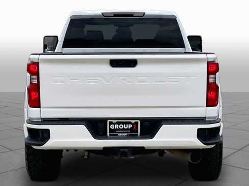Used 2024 Chevrolet Silverado 2500 LT AWD/4WD image 5