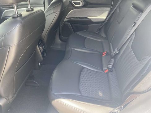 Certified 2024 Jeep Compass Latitude AWD/4WD image 15