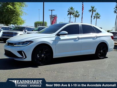 Used 2025 Volkswagen Jetta SE w/ Sunroof Package