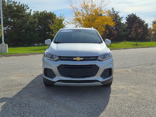 Used 2022 Chevrolet Trax LT w/ LT Convenience Package AWD/4WD image 2