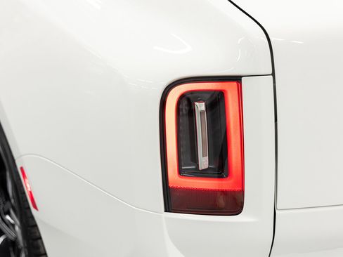 New 2026 Rolls-Royce Cullinan Black Badge image 19