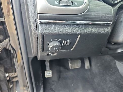 Used 2022 Jeep Grand Cherokee Limited AWD/4WD image 17