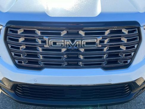 New 2026 GMC Acadia Denali Ultimate AWD/4WD image 12