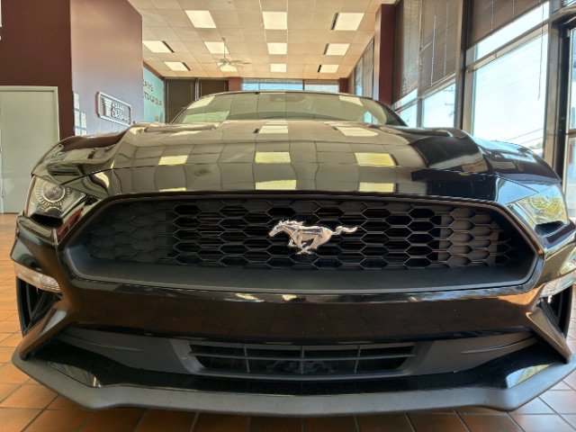Used 2022 Ford Mustang Premium RWD image 3