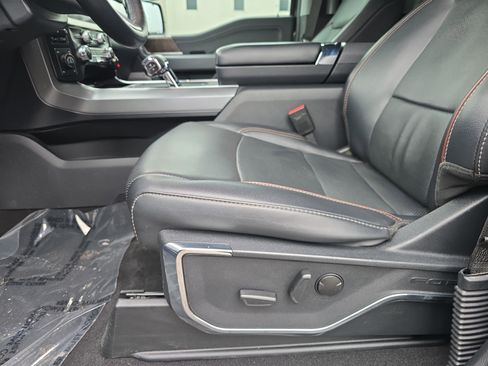 Used 2023 Ford F150 Lariat w/ Trailer Tow Package image 30