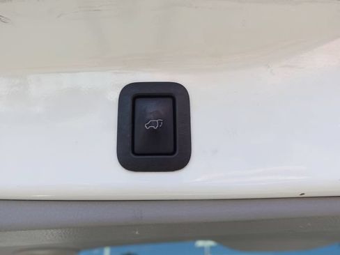 Used 2017 Toyota Highlander Limited Platinum AWD/4WD image 29