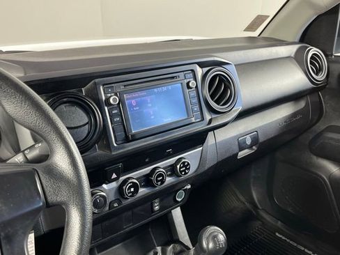 Used 2017 Toyota Tacoma SR AWD/4WD image 16