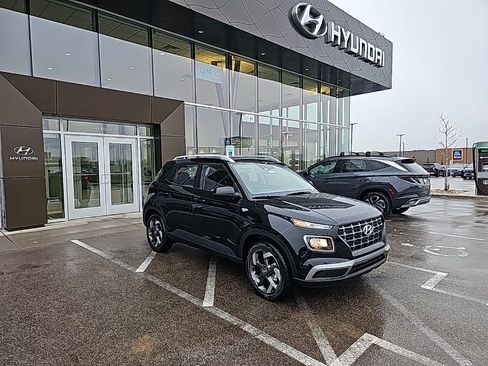 New 2026 Hyundai Venue SEL FWD image 7