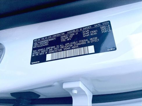 Used 2024 Volvo XC60 T8 Ultimate w/ Protection Package Premier image 34