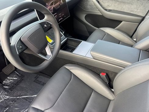 Used 2026 Tesla Model Y 2WD image 11