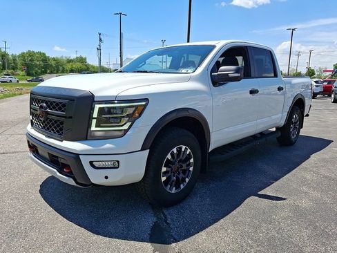 Used 2024 Nissan Titan PRO-4X w/ Pro-4x Convenience Package AWD/4WD image 5
