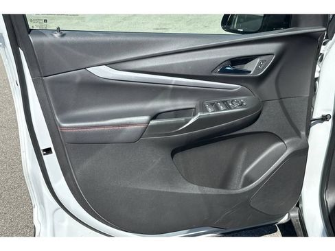 Used 2023 Chevrolet Bolt EUV LT w/ Convenience Package FWD image 11