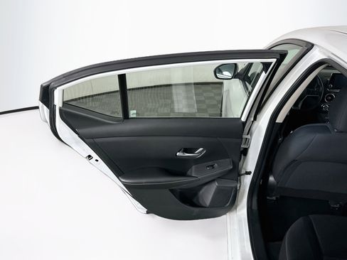 Used 2021 Nissan Sentra SV FWD image 25