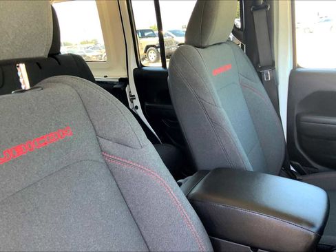 Used 2025 Jeep Wrangler Unlimited Rubicon image 8