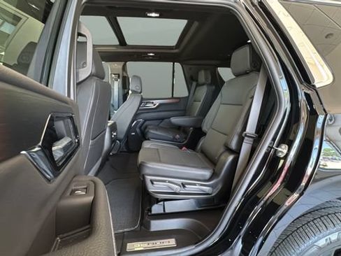 Used 2026 GMC Yukon Denali w/ Sun & Power Step Package AWD/4WD image 17