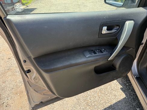 Used 2011 Nissan Rogue S FWD image 13