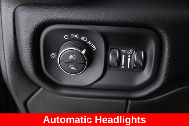 Used 2025 RAM 3500 Limited w/ Towing Technology Group AWD/4WD image 18