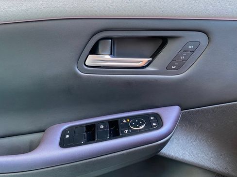 Used 2026 Nissan Leaf Platinum+ w/ Floor Mat Package (Platinum+) FWD image 14
