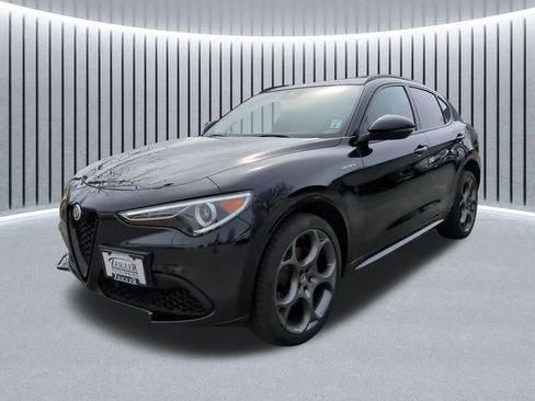Used 2023 Alfa Romeo Stelvio Veloce image 16