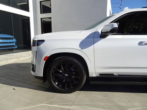 Used 2023 Cadillac Escalade ESV Sport Platinum w/ LPO, ONYX Package image 10