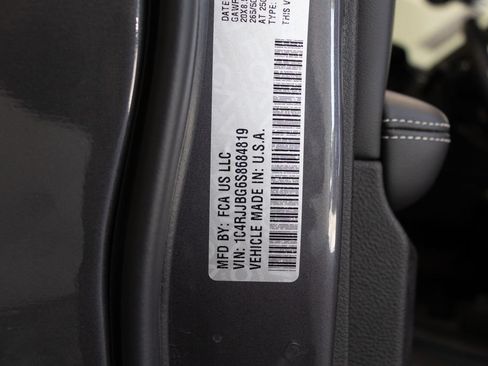 Used 2025 Jeep Grand Cherokee L Limited w/ Black Appearance Package RWD image 36