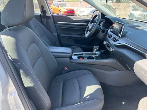 Used 2023 Nissan Altima 2.5 SV FWD image 34