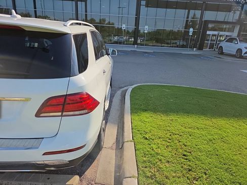 Used 2017 Mercedes-Benz GLE 350 image 8