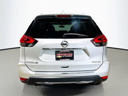 Used 2017 Nissan Rogue SV AWD/4WD image 8