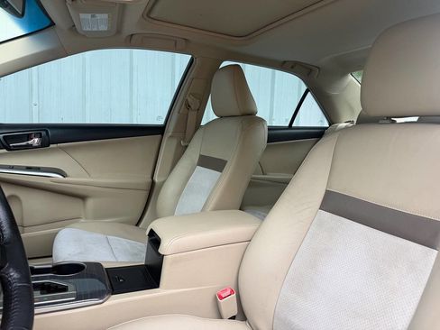 Used 2012 Toyota Camry XLE image 10