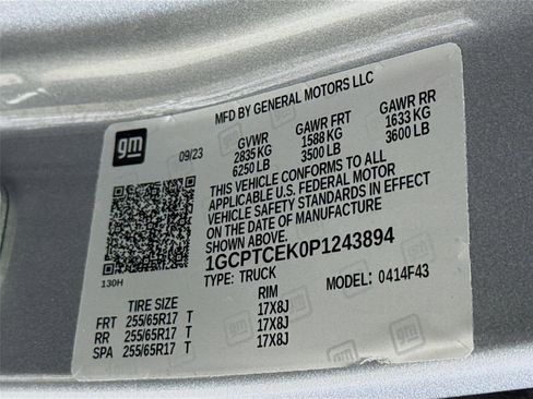 Used 2023 Chevrolet Colorado LT w/ LT Convenience Package II image 32