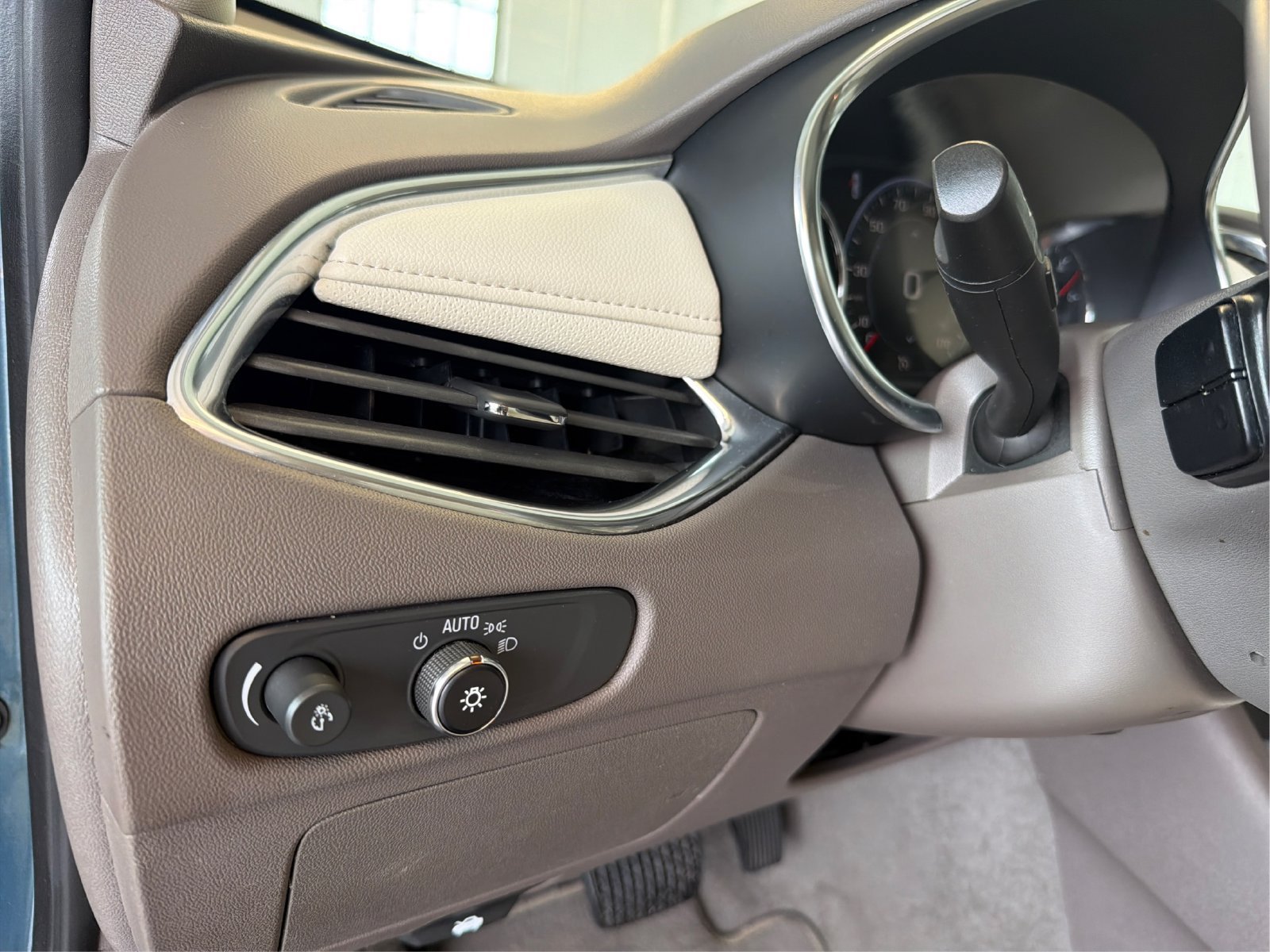 Used 2024 Chevrolet Malibu LT FWD image 19