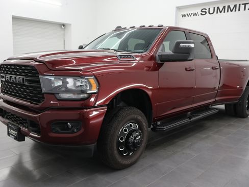Used 2024 RAM 3500 Big Horn w/ Night Edition AWD/4WD image 6