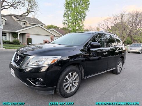 Used 2013 Nissan Pathfinder SV FWD image 1